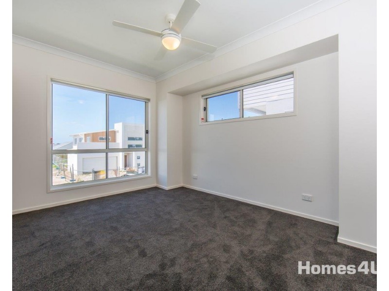 17 Crusade St, Newport QLD 4020