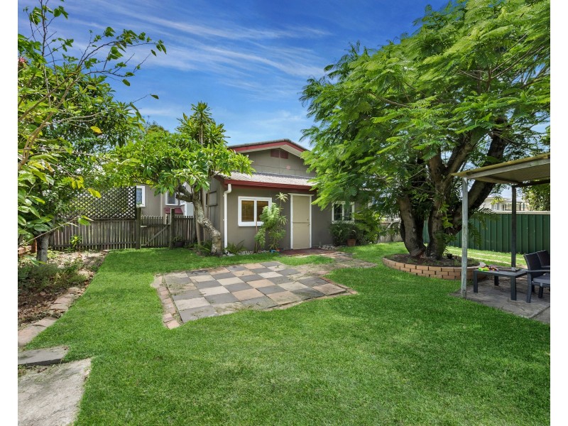 5 Reedy St, Redcliffe QLD 4020