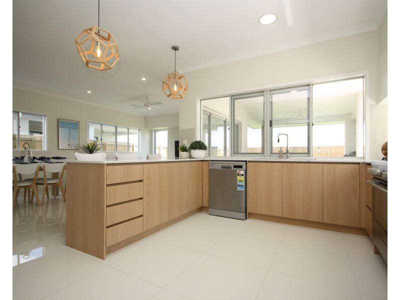 46 Spinnaker Boulevarde, Newport QLD 4020