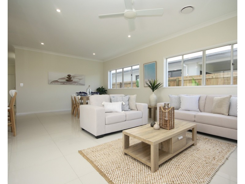 46 Spinnaker Boulevarde, Newport QLD 4020