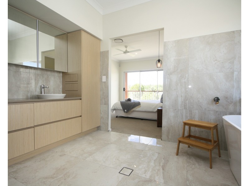 46 Spinnaker Boulevarde, Newport QLD 4020