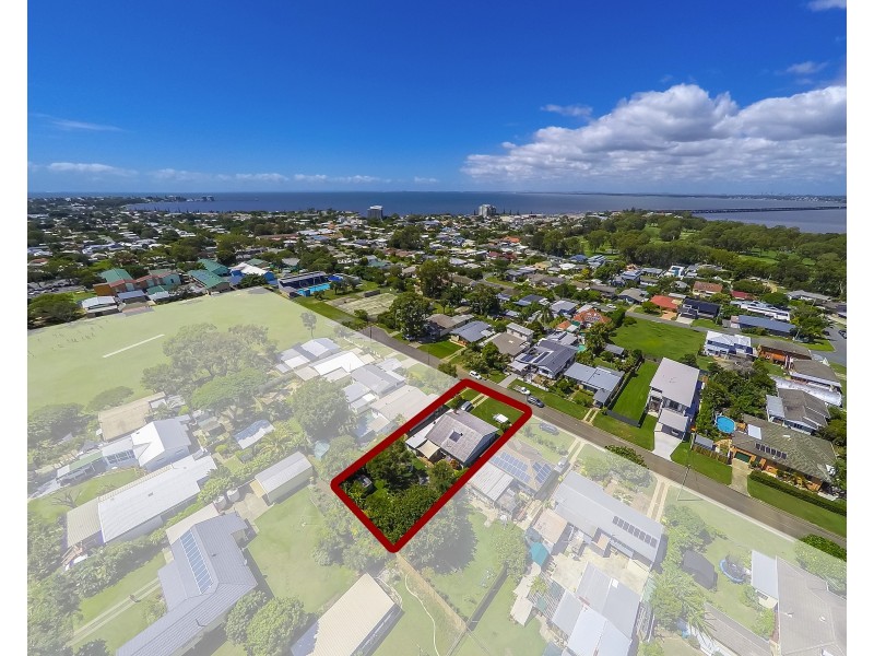 8 Croston Street, Clontarf QLD 4019