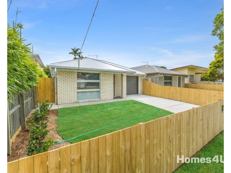 3A Samuel St, Woody Point QLD 4019