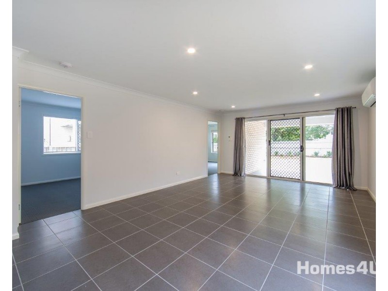 3A Samuel St, Woody Point QLD 4019