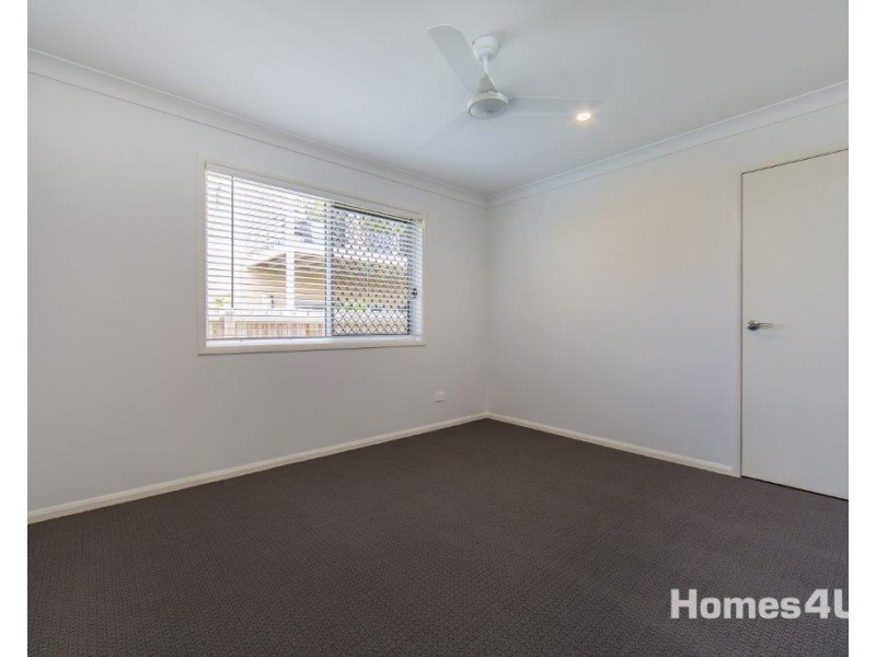 3A Samuel St, Woody Point QLD 4019
