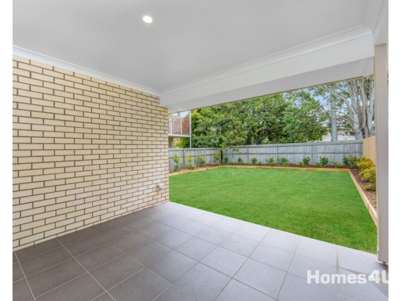 3A Samuel St, Woody Point QLD 4019