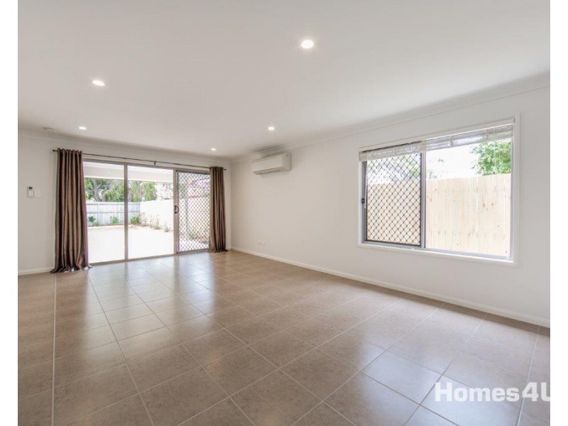 3 Samuel St, Woody Point QLD 4019