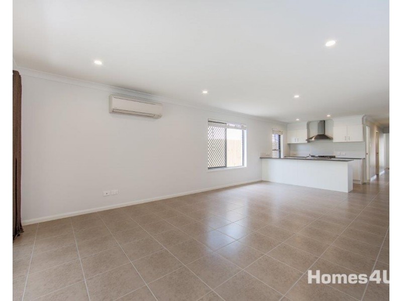3 Samuel St, Woody Point QLD 4019