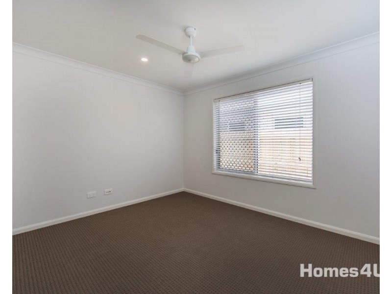 3 Samuel St, Woody Point QLD 4019