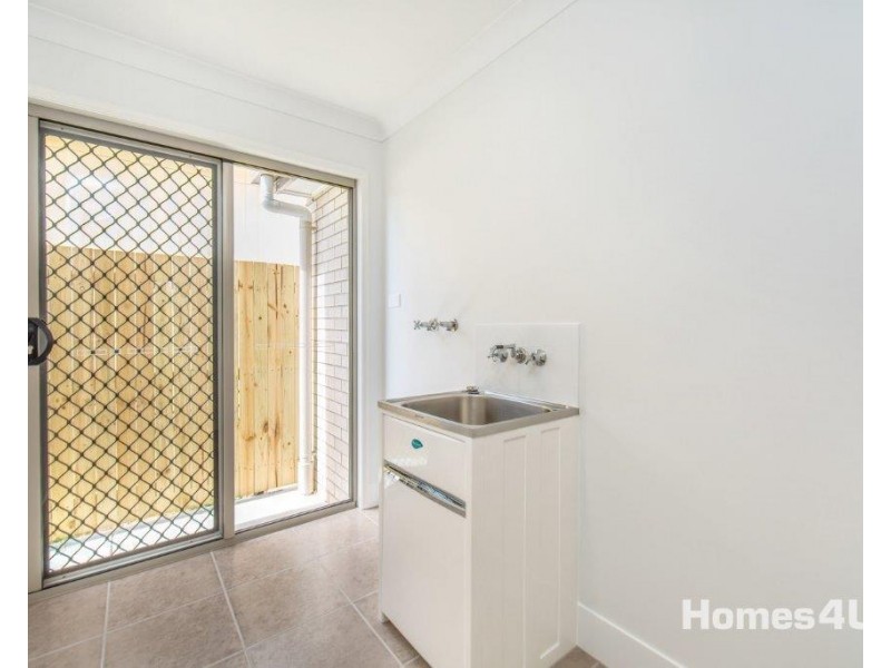 3 Samuel St, Woody Point QLD 4019