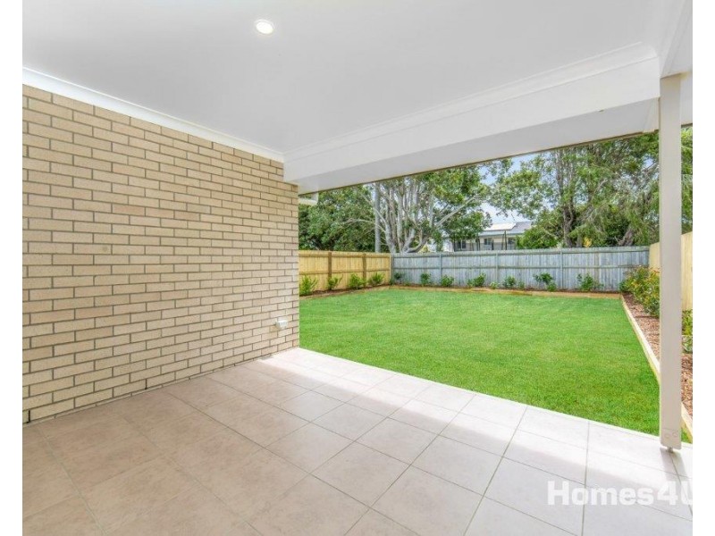 3 Samuel St, Woody Point QLD 4019