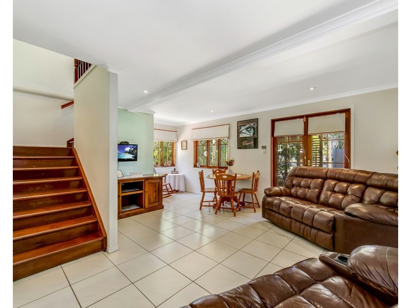 21 Thurecht Pde, Scarborough QLD 4020