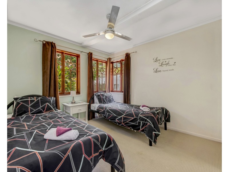 21 Thurecht Pde, Scarborough QLD 4020