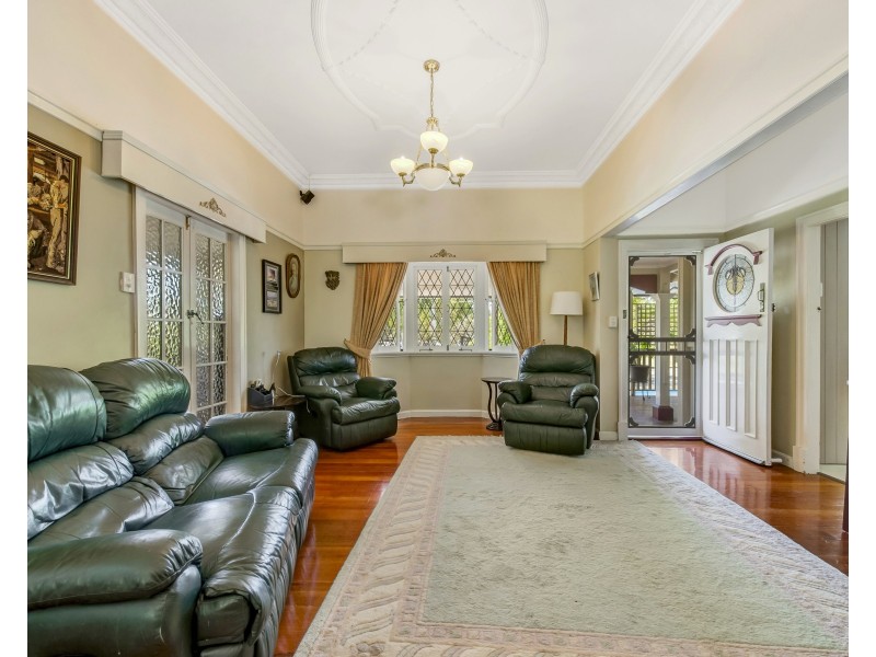 21 Thurecht Pde, Scarborough QLD 4020
