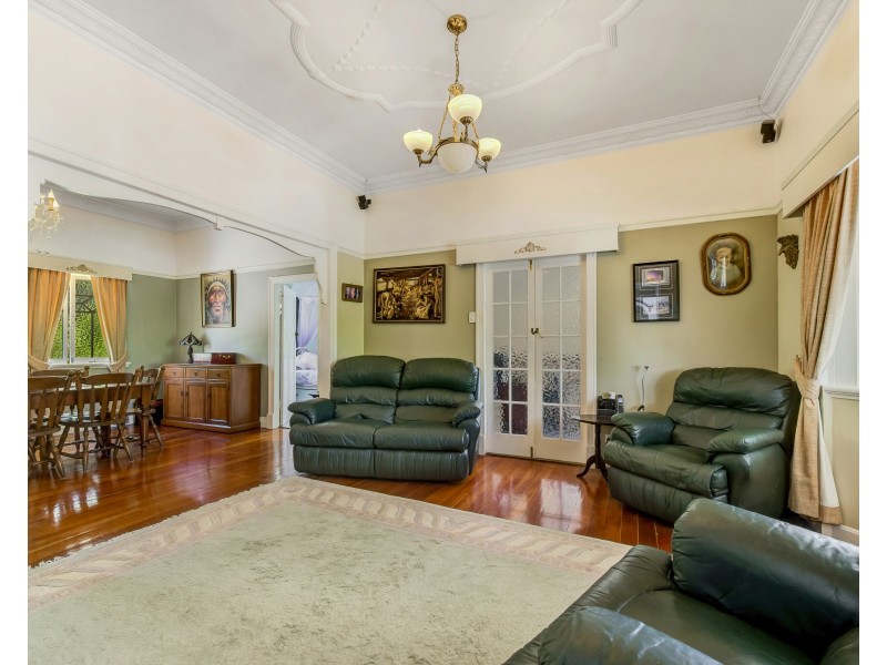 21 Thurecht Pde, Scarborough QLD 4020