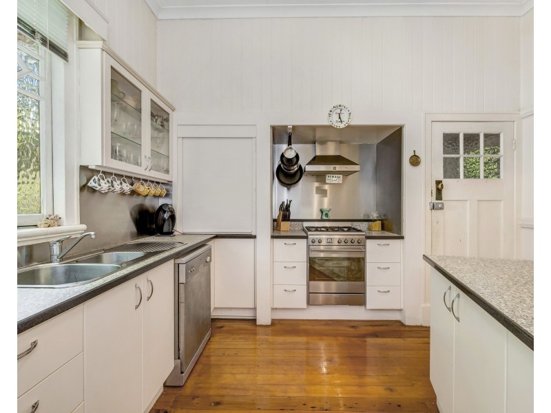 21 Thurecht Pde, Scarborough QLD 4020