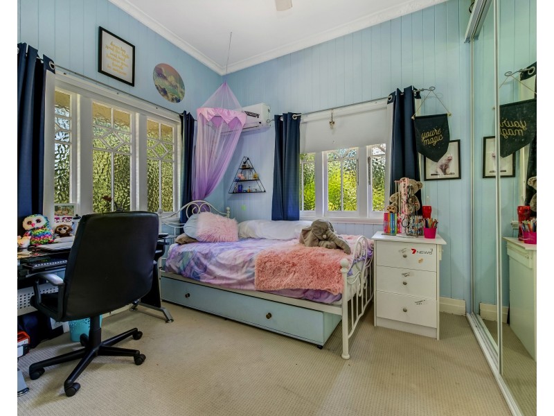 21 Thurecht Pde, Scarborough QLD 4020