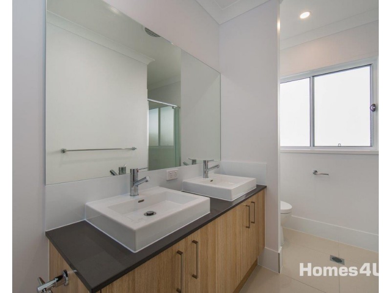 5 Buccaneer St, Newport QLD 4020
