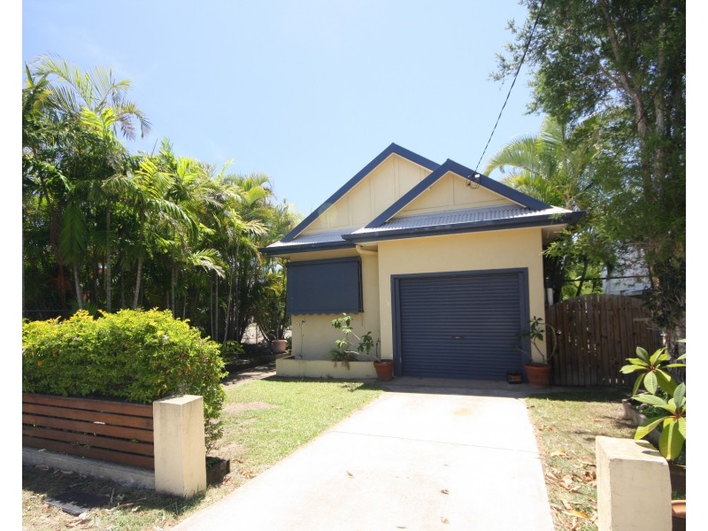 652 Oxley Ave, Scarborough QLD 4020