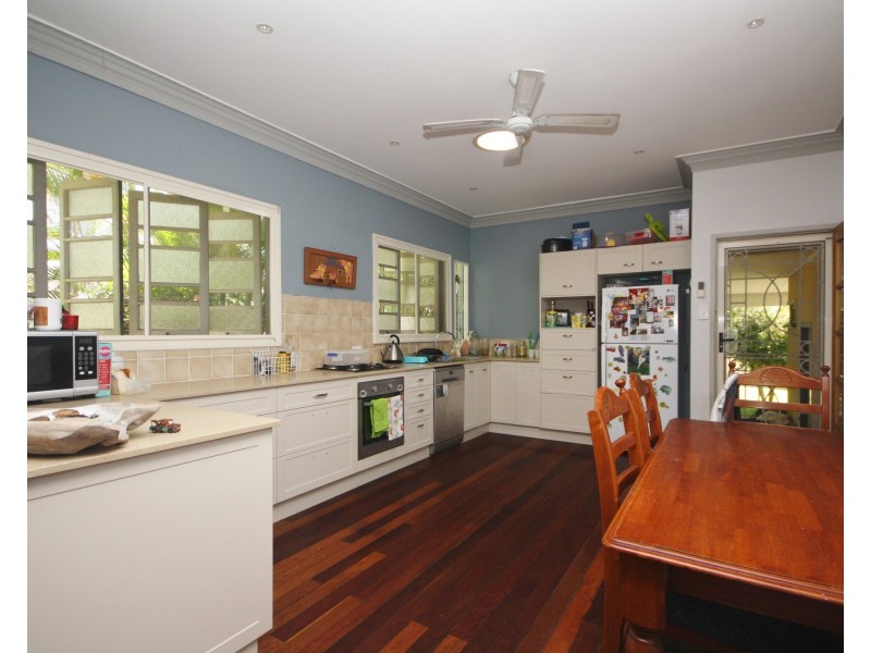 652 Oxley Ave, Scarborough QLD 4020