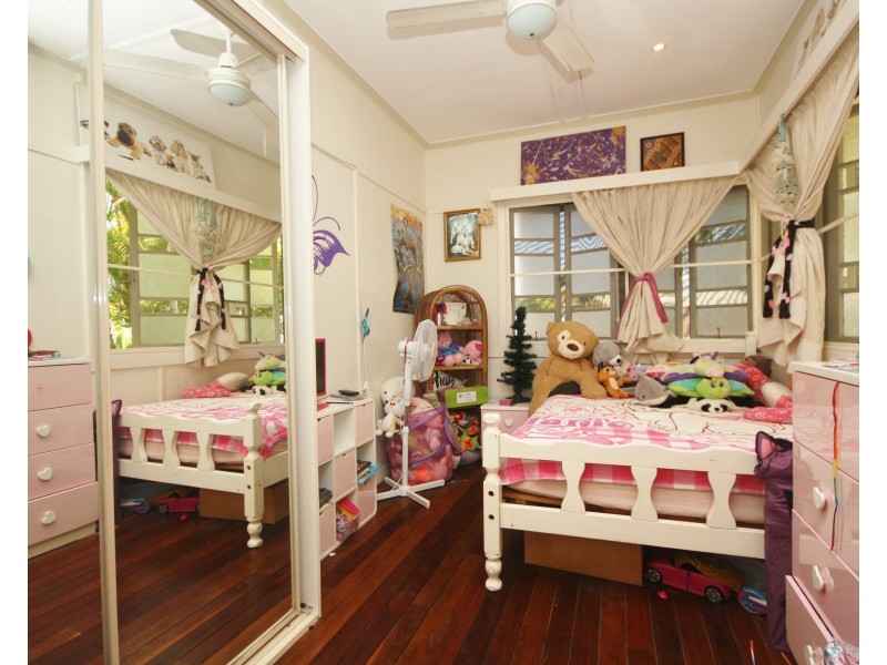 652 Oxley Ave, Scarborough QLD 4020