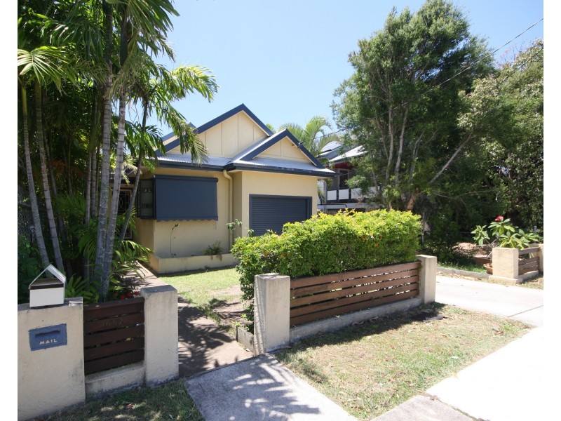 652 Oxley Ave, Scarborough QLD 4020