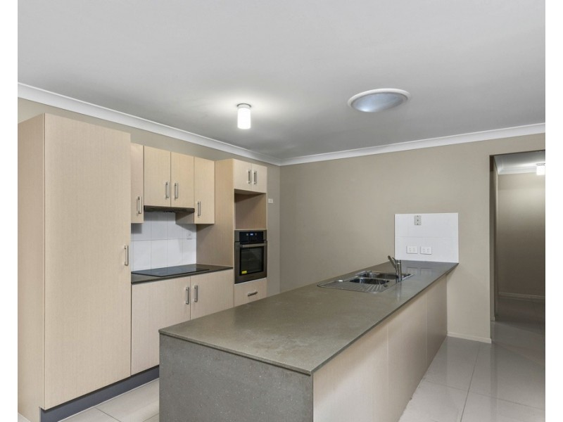 109 Scarborough Rd, Redcliffe QLD 4020