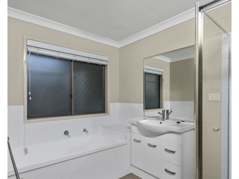 109 Scarborough Rd, Redcliffe QLD 4020