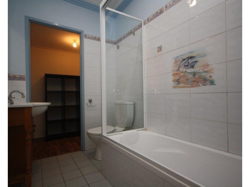 98 Lascelles St, Brighton QLD 4017