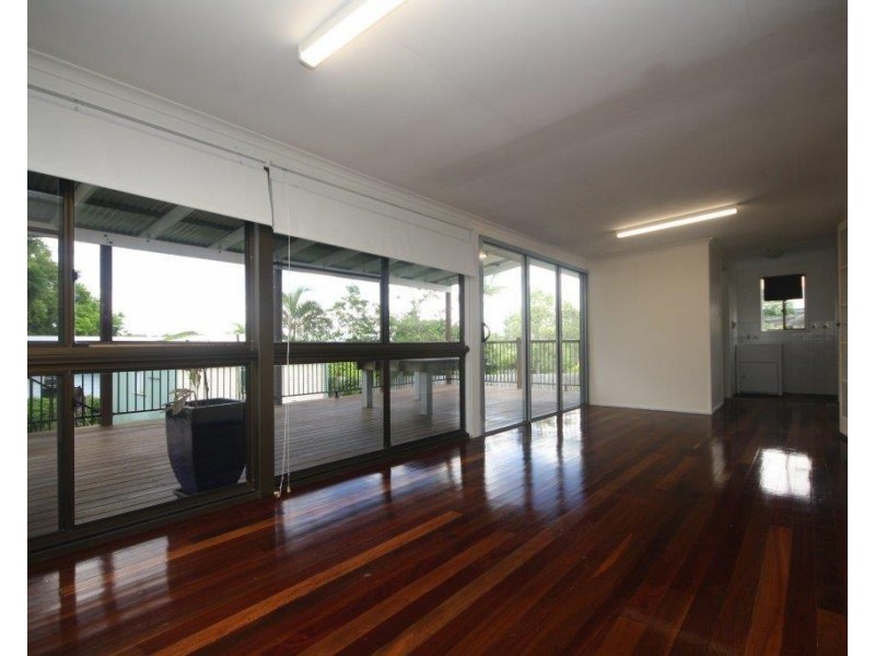 98 Lascelles St, Brighton QLD 4017