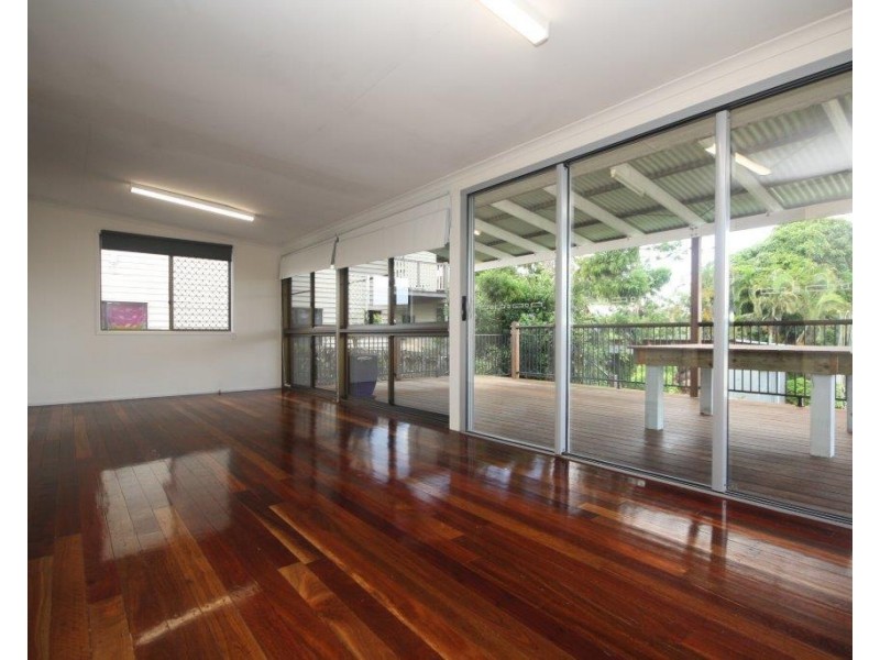 98 Lascelles St, Brighton QLD 4017