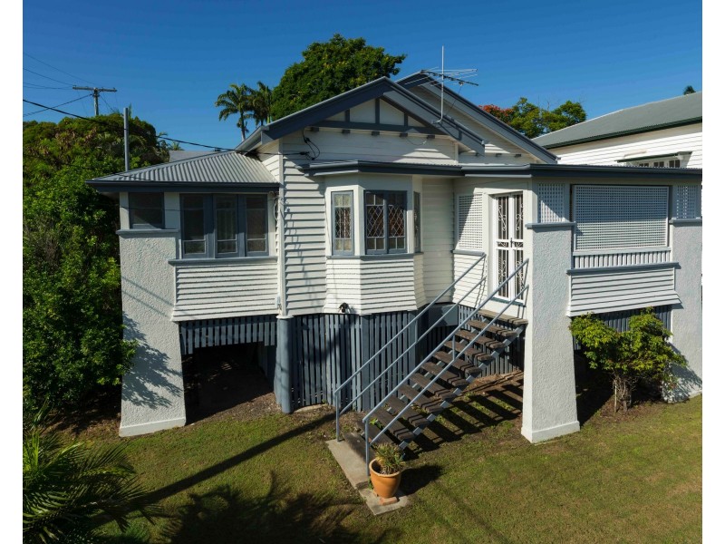33 Lockyer St, Camp Hill QLD 4152
