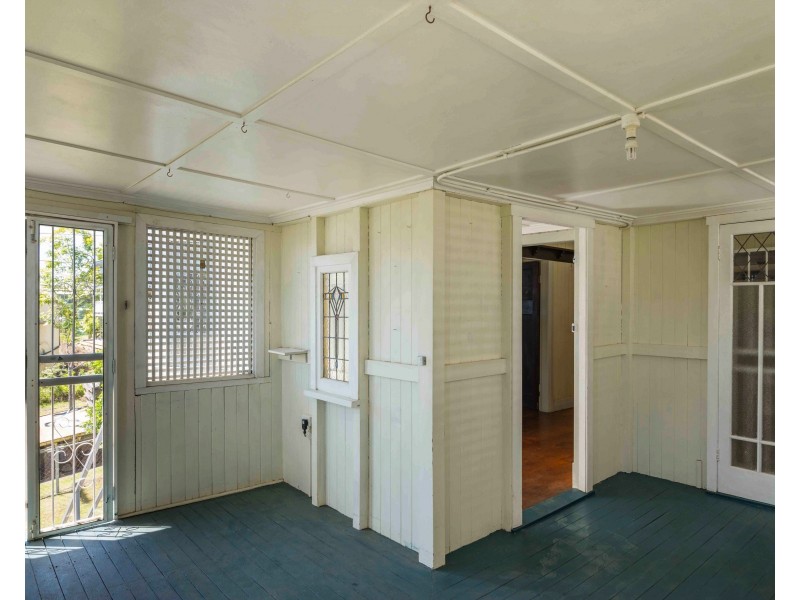 33 Lockyer St, Camp Hill QLD 4152