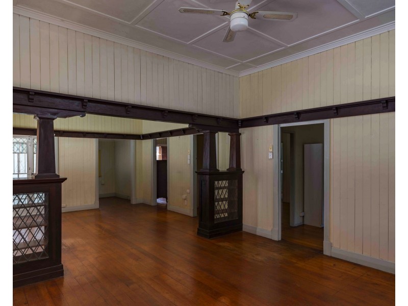 33 Lockyer St, Camp Hill QLD 4152