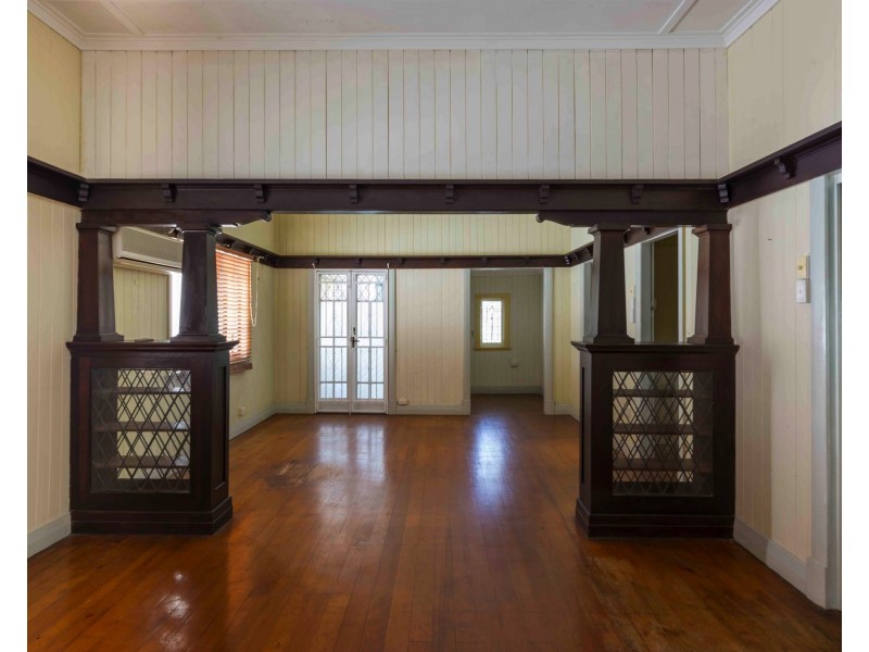 33 Lockyer St, Camp Hill QLD 4152