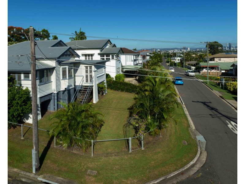 33 Lockyer St, Camp Hill QLD 4152