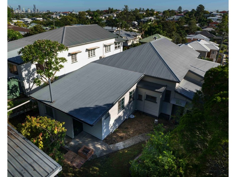 33 Lockyer St, Camp Hill QLD 4152