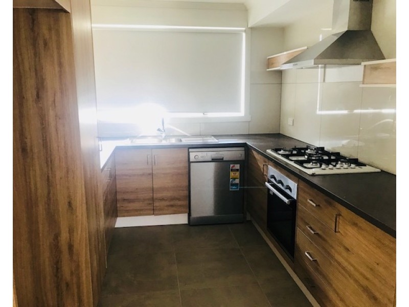 16 Grove End Road, Endeavour Hills VIC 3802