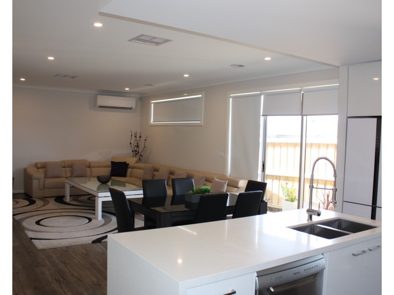 48 Bona Vista Rise, Clyde VIC 3978