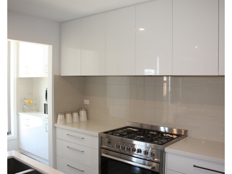 48 Bona Vista Rise, Clyde VIC 3978