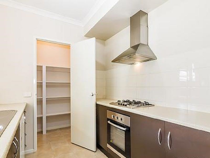 39 Kindred Avenue, Cranbourne North VIC 3977