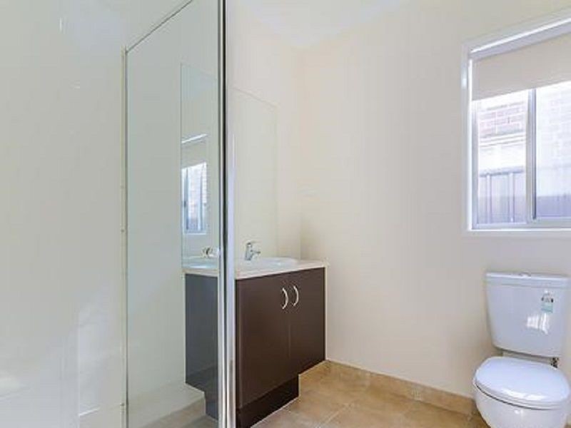 39 Kindred Avenue, Cranbourne North VIC 3977