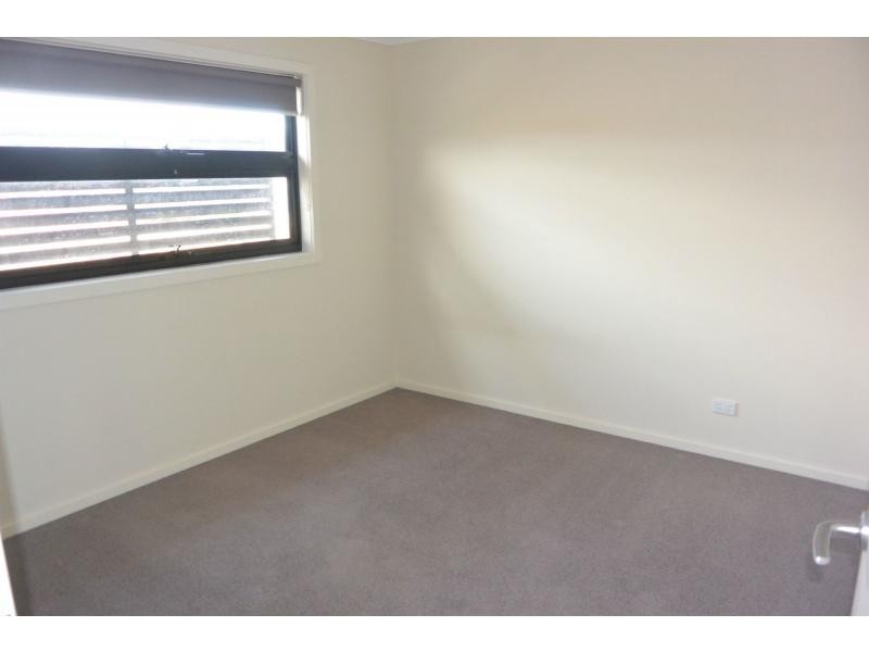 3/28 Burrows Avenue, Dandenong VIC 3175