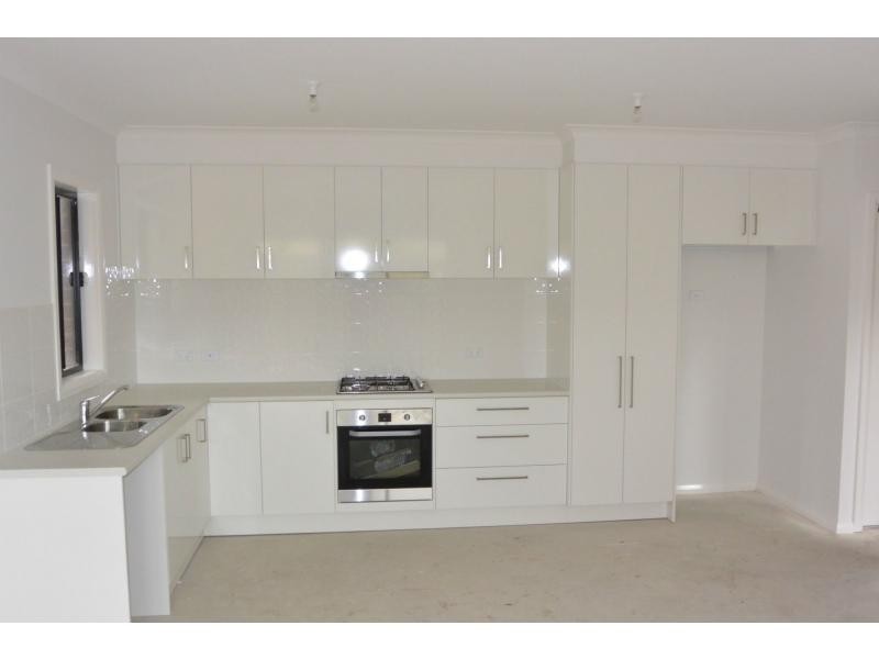 2/15 Rose Drive, Doveton VIC 3177