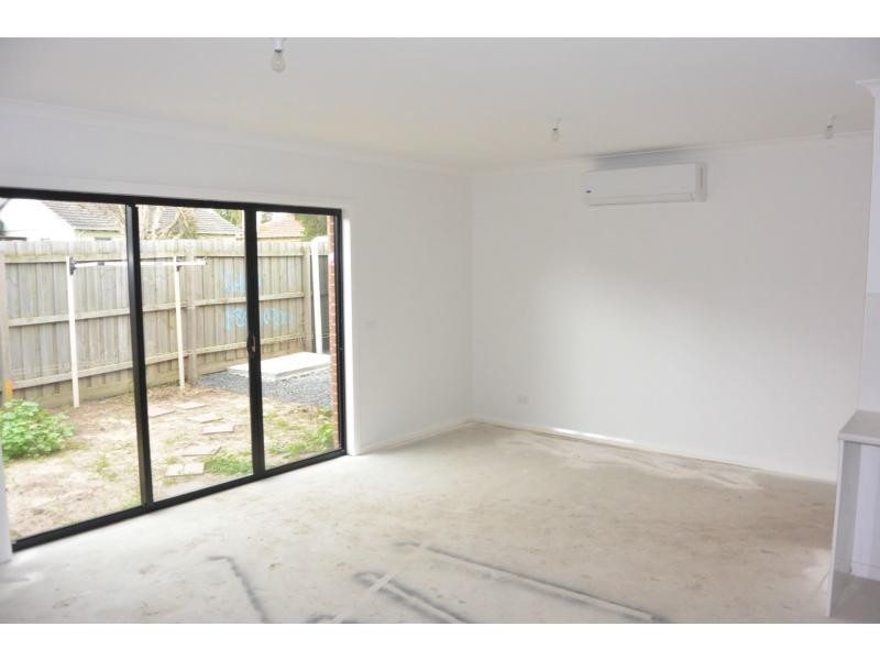 2/15 Rose Drive, Doveton VIC 3177