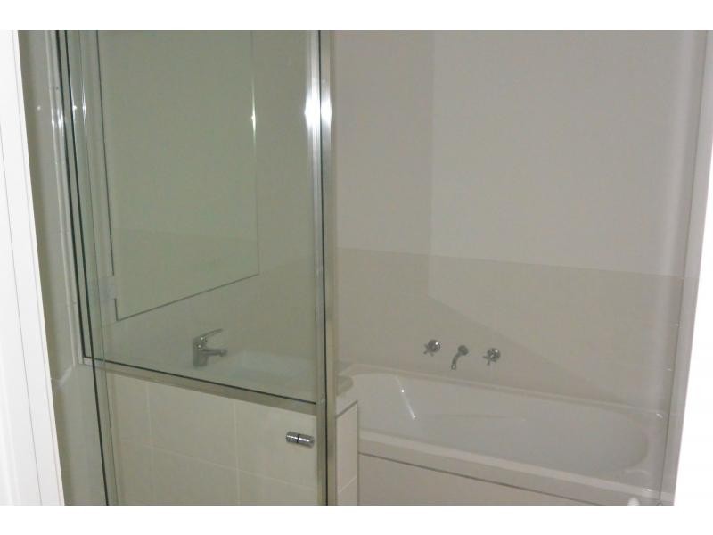 2/15 Rose Drive, Doveton VIC 3177