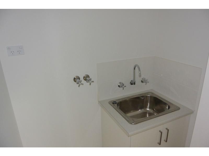 2/15 Rose Drive, Doveton VIC 3177