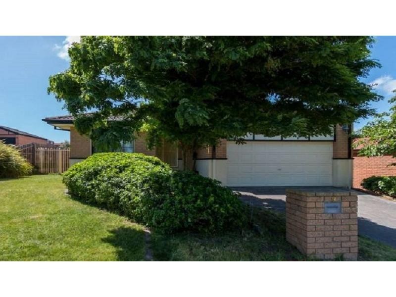 9 Sir Harrold Close, Endeavour Hills VIC 3802
