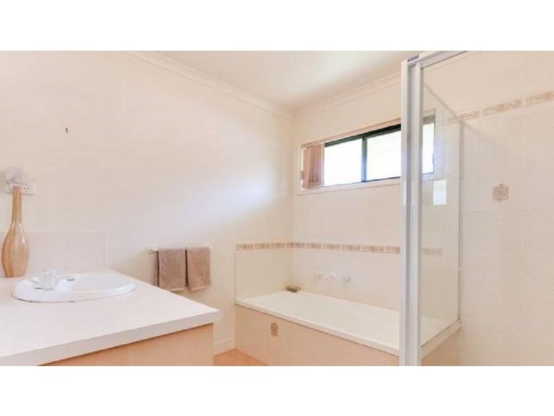 9 Sir Harrold Close, Endeavour Hills VIC 3802