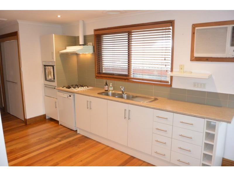 10 Brougham Close, Eumemmerring VIC 3177